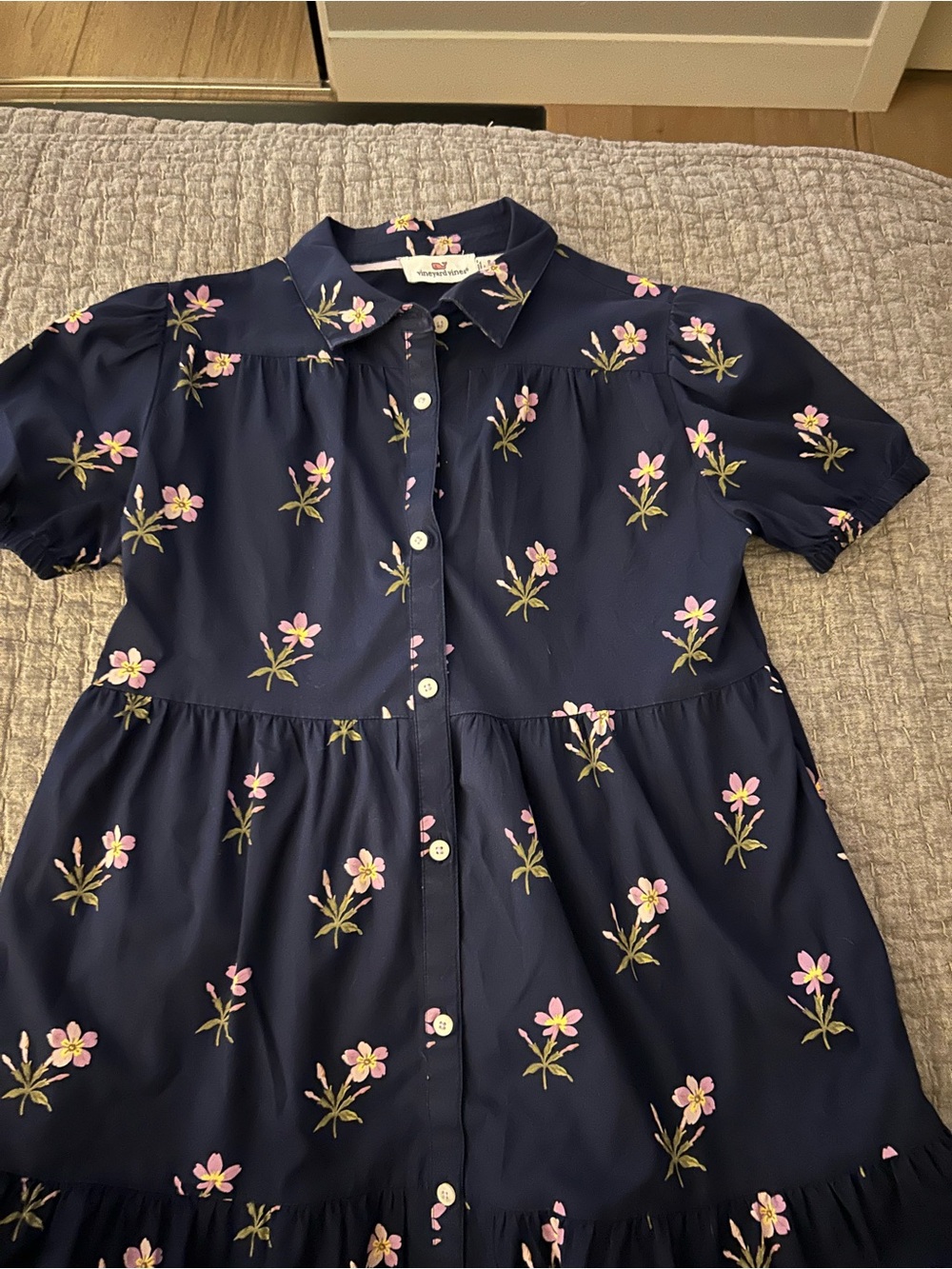 Girls Vineyard Vines Navy Embroidered Floral Dress in size 8-10